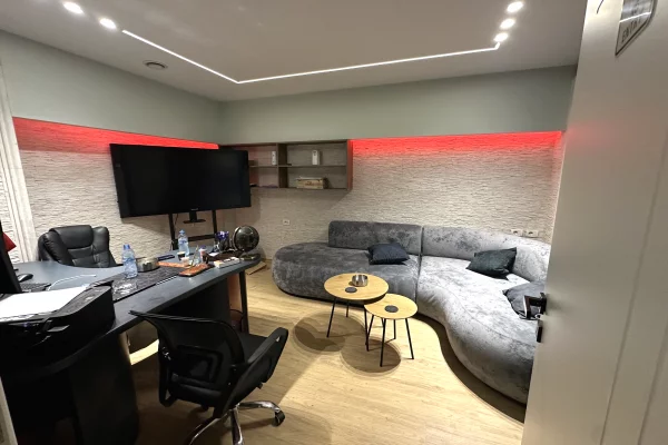 Business Property in Sale 3+1 in Tirana - 12,800,000 Leke