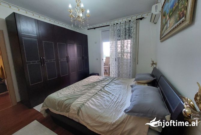 Shtepi me qera 2+1 ne Tirane - 900 Euro
