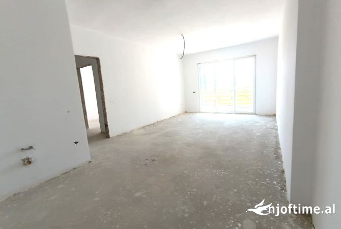 Shtepi ne shitje Apartament ne Tirane, 1+1, Mobilimi Bosh, pa mobiluar, Pagesa 112,770  Euro.