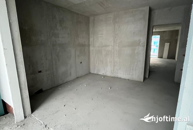Shtepi ne shitje Apartament ne Tirane, 2+1, Mobilimi Bosh, pa mobiluar, Pagesa 128,700  Euro.