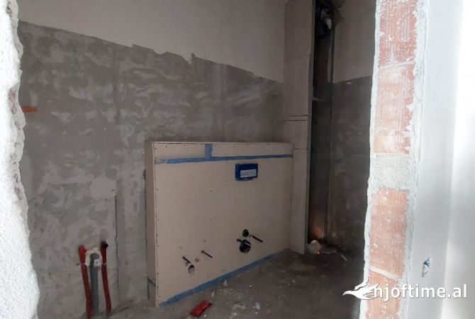 Apartment for sale in Tirana 2+1, Emty