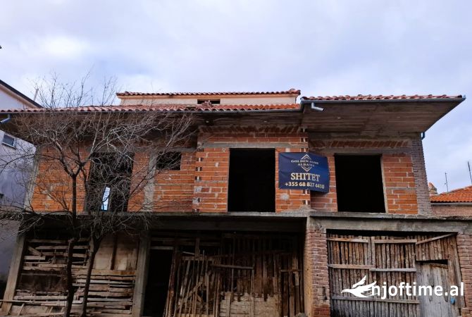 Shtepi ne shitje 4+1 ne Korce - 65,000 Euro