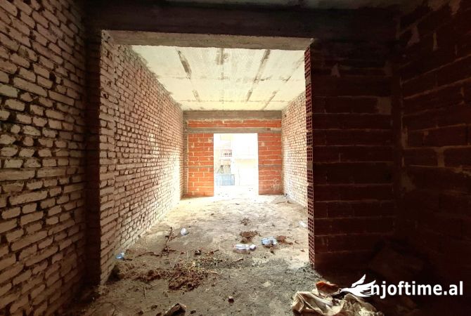Shtepi ne shitje Shtepi Private ne Korce, 4+1, Mobilimi Bosh, pa mobiluar, Pagesa 65,000  Euro.