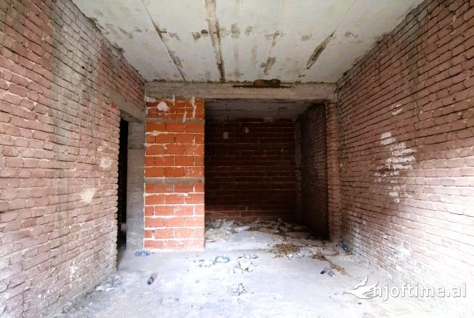 Shtepi ne shitje Shtepi Private ne Korce, 4+1, Mobilimi Bosh, pa mobiluar, Pagesa 65,000  Euro.