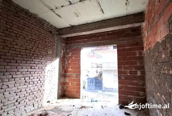 Shtepi ne shitje 4+1 ne Korce - 65,000 Euro