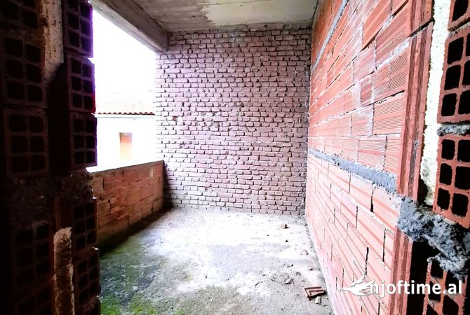 Shtepi ne shitje Shtepi Private ne Korce, 4+1, Mobilimi Bosh, pa mobiluar, Pagesa 65,000  Euro.