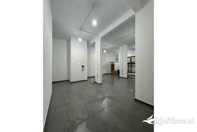 JAPIM ME QIRA NJESI TEK ISH FUSHA E AVIACIONIT!