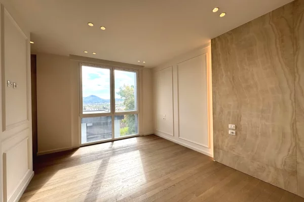 Shtepi ne shitje Apartament ne Tirane, 3+1, Mobilimi Bosh, pa mobiluar, Pagesa 365,000  Euro.