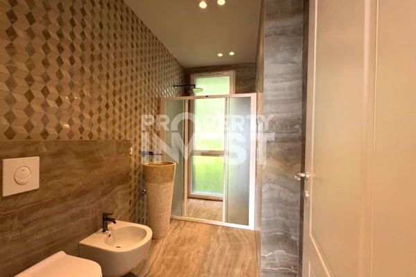 Shtepi ne shitje Apartament ne Tirane, 3+1, Mobilimi Bosh, pa mobiluar, Pagesa 365,000  Euro.