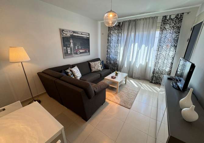 Shtepi ne shitje Apartament ne Tirane, 1+1, Mobilimi E mobiluar, Pagesa 70,000  Euro.