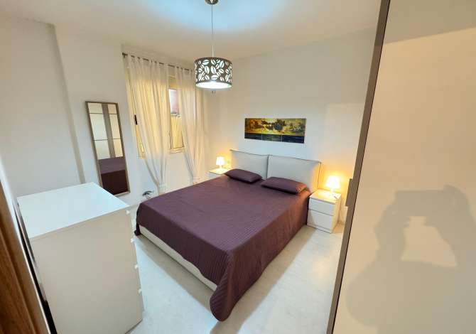 Shtepi ne shitje Apartament ne Tirane, 1+1, Mobilimi E mobiluar, Pagesa 70,000  Euro.