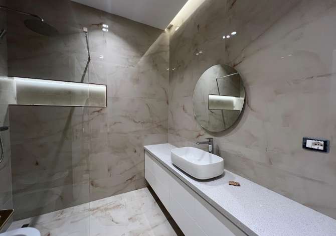 Shtepi me qera 2+1 ne Tirane - 1,800 Euro