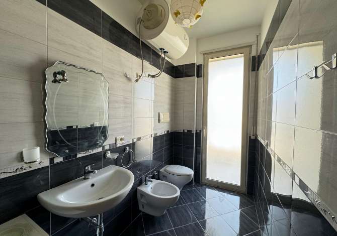 Shtepi me qera 2+1 ne Tirane - 650 Euro