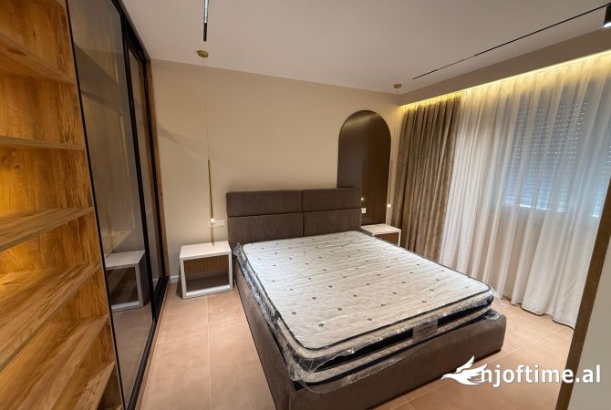 Shtepi me qera 1+1 ne Tirane - 1,300 Euro