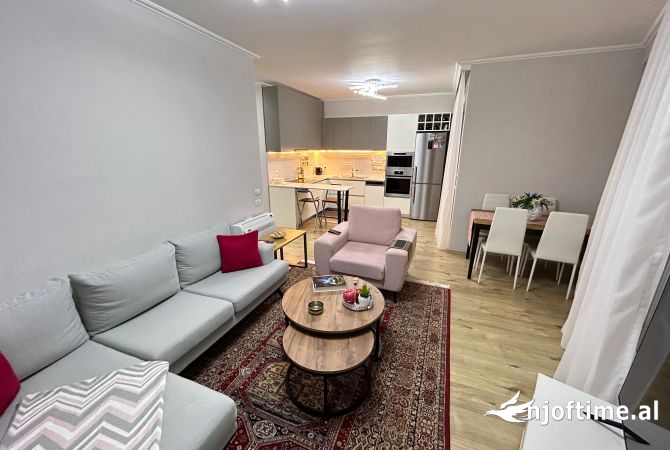 Shtepi me qera 2+1 ne Tirane - 700 Euro