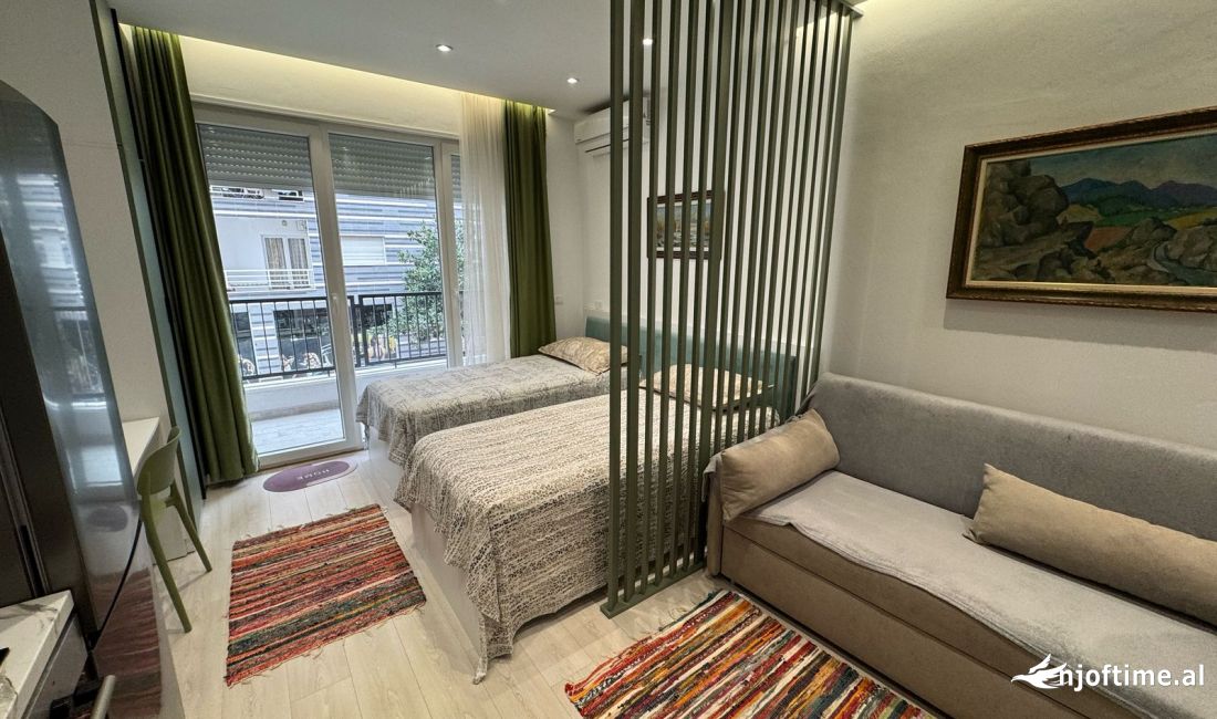 Shtepi me qera Apartament ne Tirane, Garsoniere, Mobilimi E mobiluar, Pagesa 450  Euro.