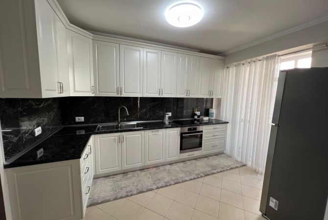 Shtepi me qera Apartament ne Tirane, 2+1, Mobilimi E mobiluar, Pagesa 1,000  Euro.