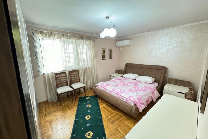 Shtepi me qera Apartament ne Tirane, 2+1, Mobilimi E mobiluar, Pagesa 500  Euro.