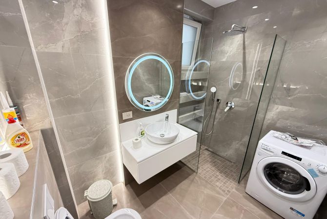 Shtepi ne shitje Apartament ne Tirane, 2+1, Mobilimi E mobiluar, Pagesa 300,000  Euro.