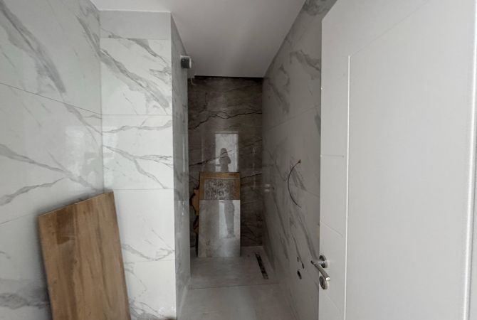 Shtepi ne shitje Apartament ne Tirane, 3+1, Mobilimi Bosh, pa mobiluar, Pagesa 355,000  Euro.