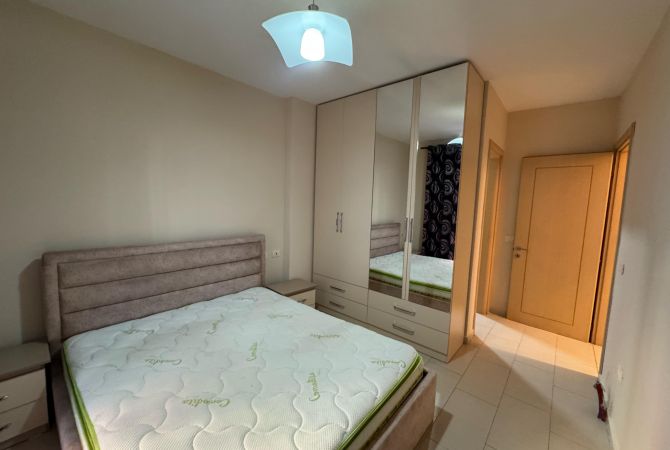 Shtepi me qera Apartament ne Tirane, 2+1, Mobilimi E mobiluar, Pagesa 500  Euro.