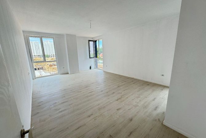 Ambient biznesi me qera 3+1 ne Tirane - 700 Euro