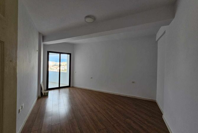 Shtepi me qera 2+1 ne Tirane - 40,000 Leke