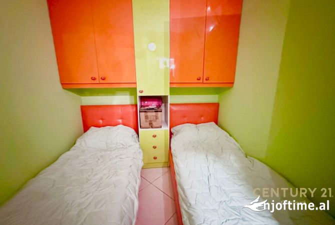 Shtepi ne shitje Apartament ne Tirane, 2+1, Mobilimi E mobiluar, Pagesa 105,000  Euro.
