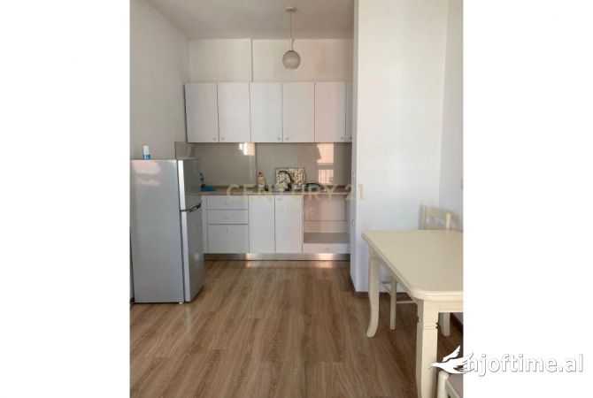 Shtepi me qera 2+1 ne Tirane - 450 Euro