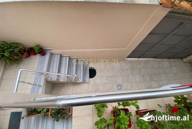 Shtepi me qera Apartament ne Tirane, 1+1, Mobilimi E mobiluar, Pagesa 350  Euro.