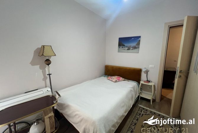 Shtepi me qera Apartament ne Tirane, 2+1, Mobilimi E mobiluar, Pagesa 800  Euro.