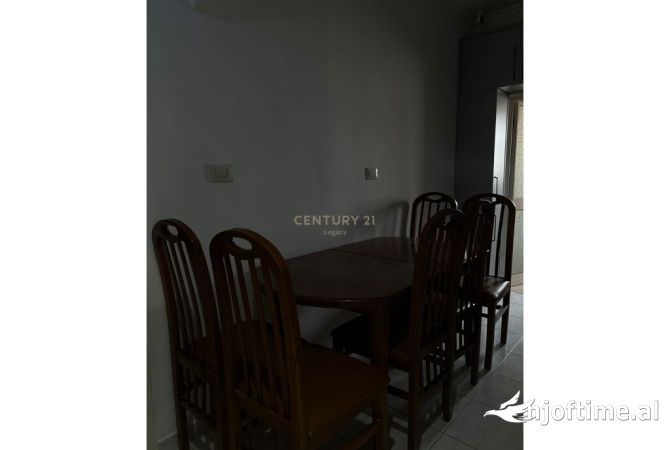 Shtepi me qera Apartament ne Tirane, 1+1, Mobilimi E mobiluar, Pagesa 500  Euro.