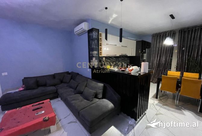Shtepi me qera 2+1 ne Tirane - 420 Euro