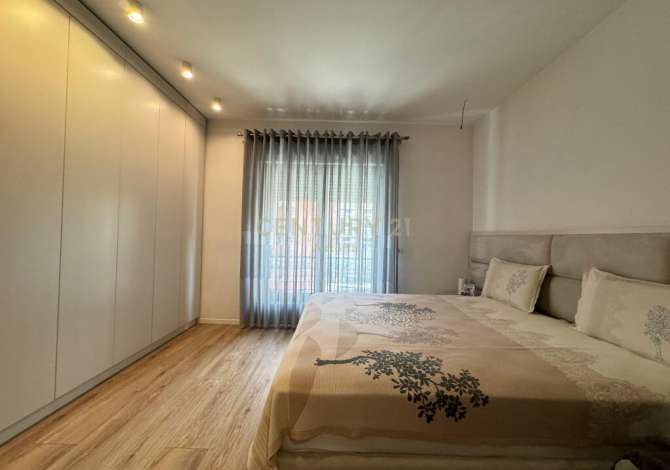 Shtepi me qera 2+1 ne Tirane - 1,400 Euro