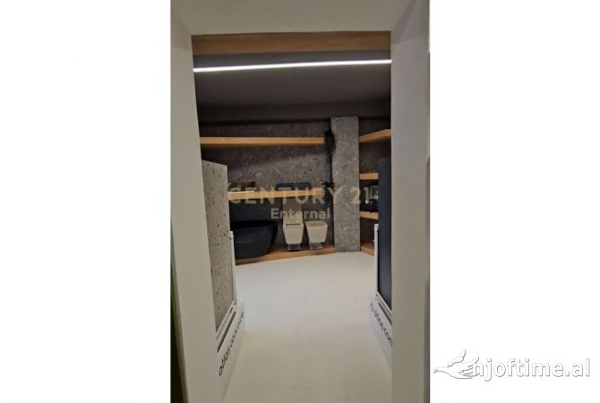Business Property in Sale 1+1 in Tirana - 499,000 Euro