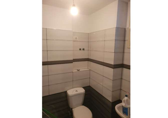 Ambjent biznesi me qera 1+1 ne Vlore - 20,000 Leke