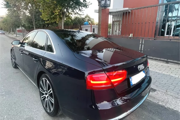 Makina ne shitje ne Tirane - 420 Leke