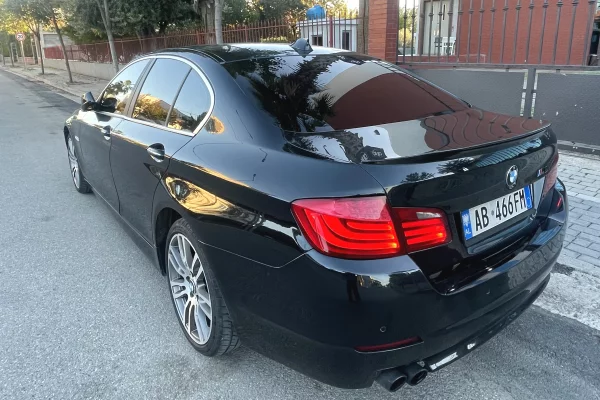 Makina ne shitje ne Tirane - 7,700 Euro