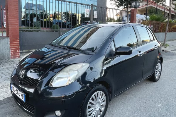 Makina ne shitje ne Tirane - 4,000 Euro