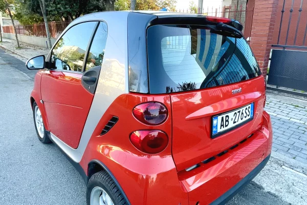 Makina ne shitje ne Tirane - 3,000 Euro