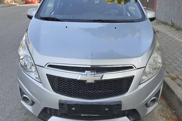 Makina ne shitje ne Tirane - 2,000 Euro