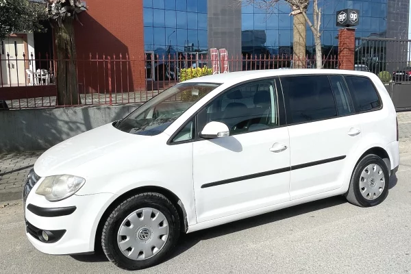 Cars for sale in Tirana - 4,000 Euro