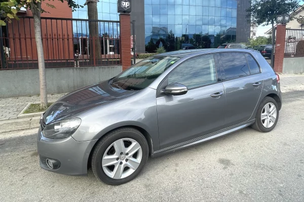 Cars for sale in Tirana - 5,200 Euro