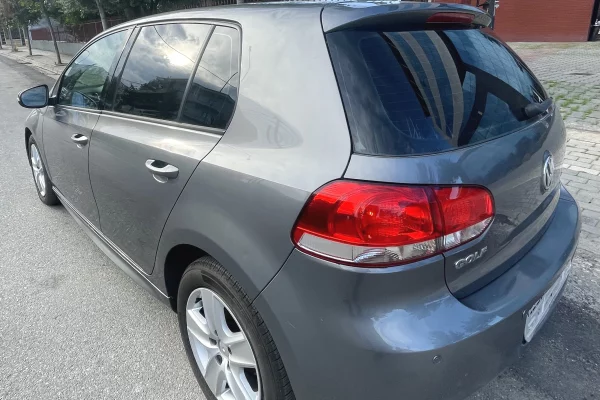 Cars for sale in Tirana - 5,200 Euro