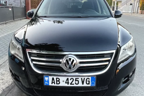 Makina ne shitje ne Tirane, Volkswagen, 2010 Diesel,Kambio Manual Pagesa 5,600  Euro.