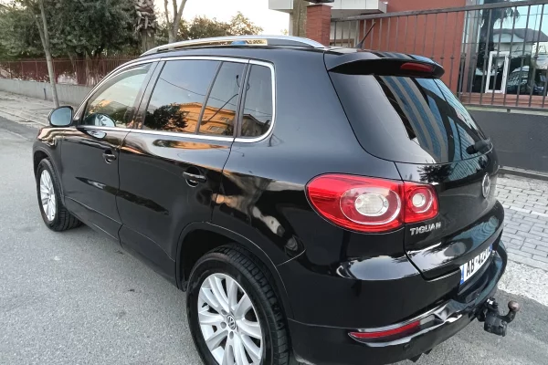 Cars for sale in Tirana - 5,600 Euro