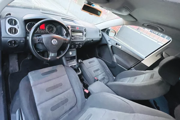 Makina ne shitje ne Tirane, Volkswagen, 2010 Diesel,Kambio Manual Pagesa 5,600  Euro.