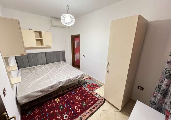 Shtepi me qera Apartament ne Tirane, 2+1, Mobilimi E mobiluar, Pagesa 450  Euro.