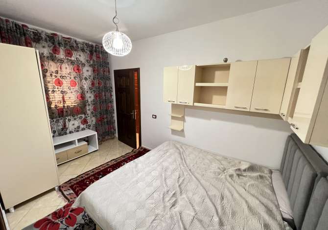 Shtepi me qera Apartament ne Tirane, 2+1, Mobilimi E mobiluar, Pagesa 450  Euro.
