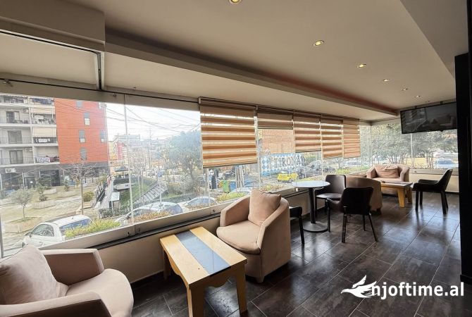 Ambient biznesi me qera 2+1 ne Tirane - 1,000 Euro